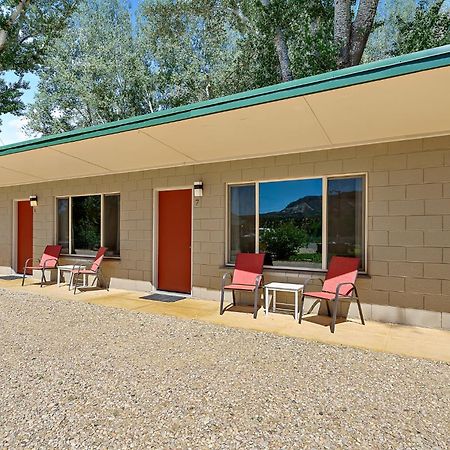 Mount Carmel Motel Near Zion National Park Bagian luar foto